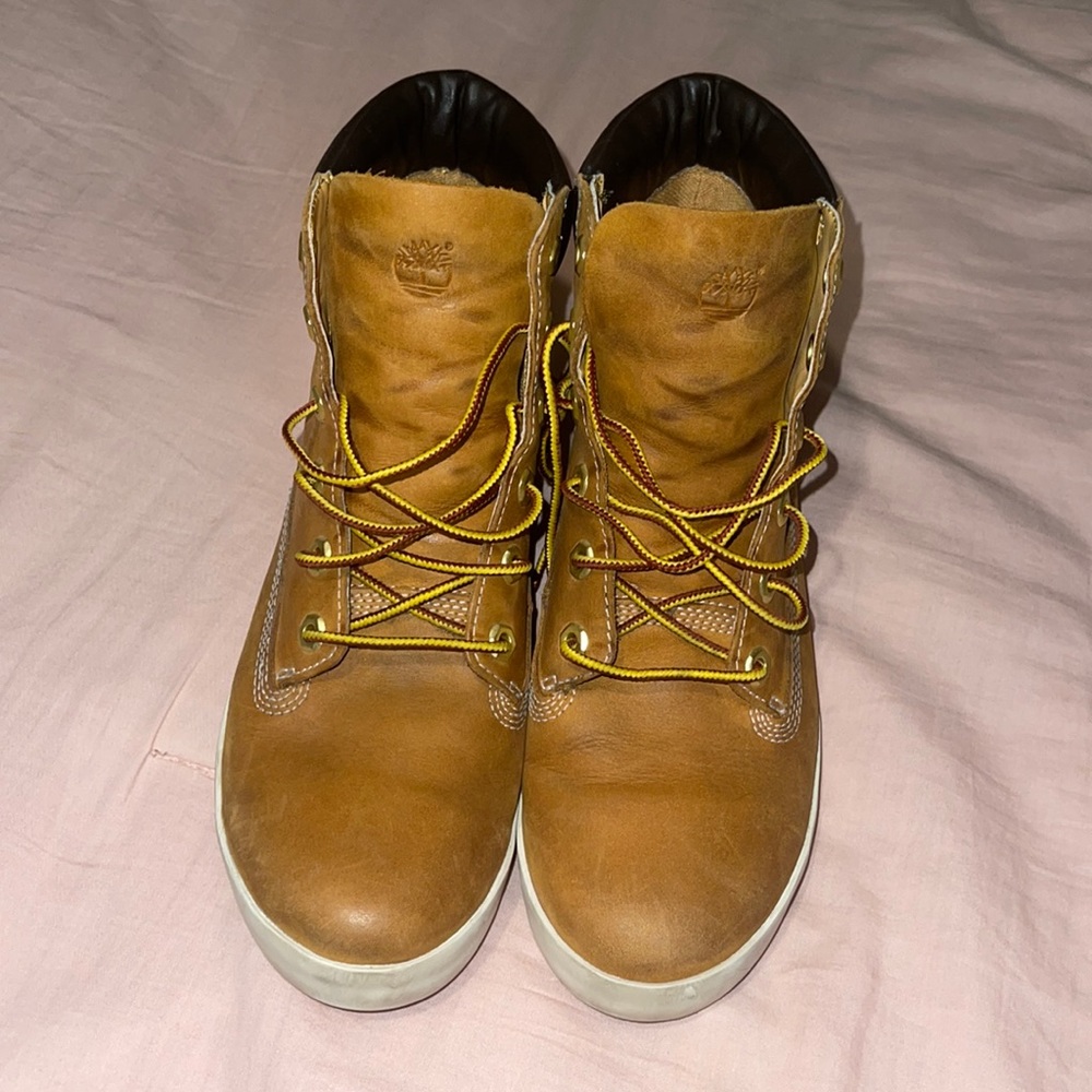 Women’s timberlands size 8.5